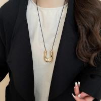 Collar con colgante geométrico en forma de U grande Punk para mujer y hombre, cadena larga ajustable de cuero con forma de herradura para suéter, collares, joyería - details 7