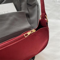 Bolso Hobo pequeño con textura roja para mujer, bandolera de un solo hombro, a la moda - details 29