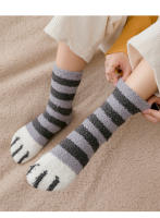 Calcetines de Terciopelo de Coral de Invierno Diseño de Garra de Gato Lindo - details 4