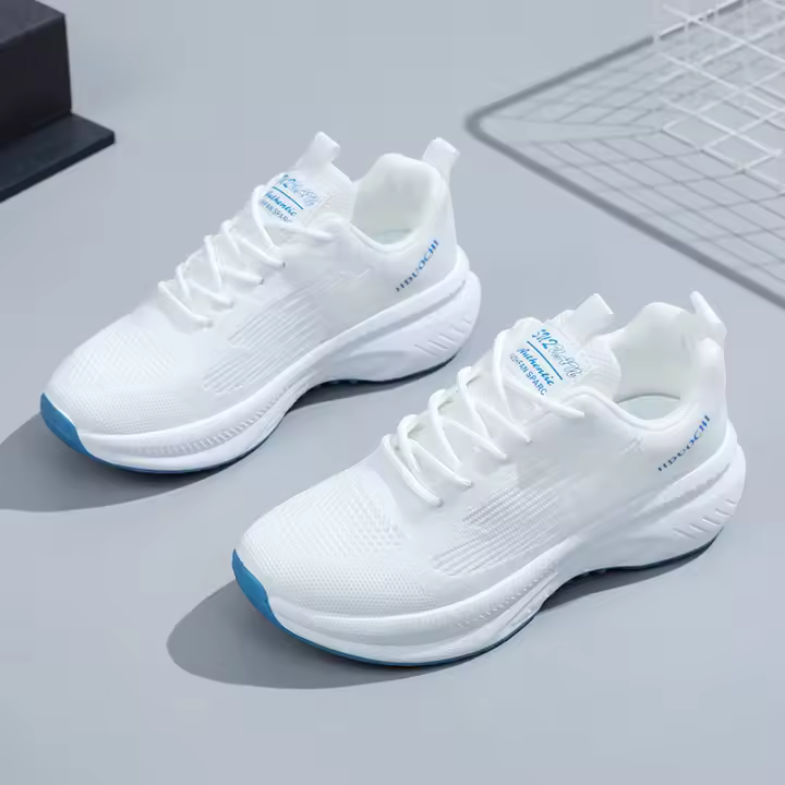 Zapatos individuales casuales para mujer, zapatos pequeños blancos, zapatos para correr tejidos voladores, nuevos zapatos deportivos casuales transpirables de moda - 1