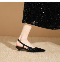 Zapatos de tacón bajo puntiagudos con lentejuelas plateadas - details 10