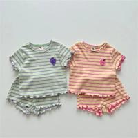 Conjunto de Ropa de Manga Corta a Rayas para Bebé Tops con Borde de Oreja para Niña + Traje Corto de 2 Piezas Moda de Verano 2024 - details 3
