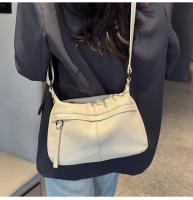 Bolso bandolera de piel auténtica para mujer, correa de hombro ajustable, diseño minimalista de gran capacidad, cierre de cremallera, capa de piel de vaca suave, blanco/negro, fabricado en Guangzhou, bolso de viaje versátil, accesorio elegante, costuras d - details 20