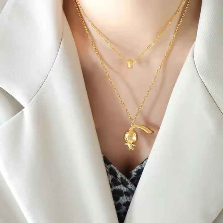 Collar con colgante de conejo estilo chino, cadena de clavícula chapada en oro de acero titanio, joyería de moda. - 1