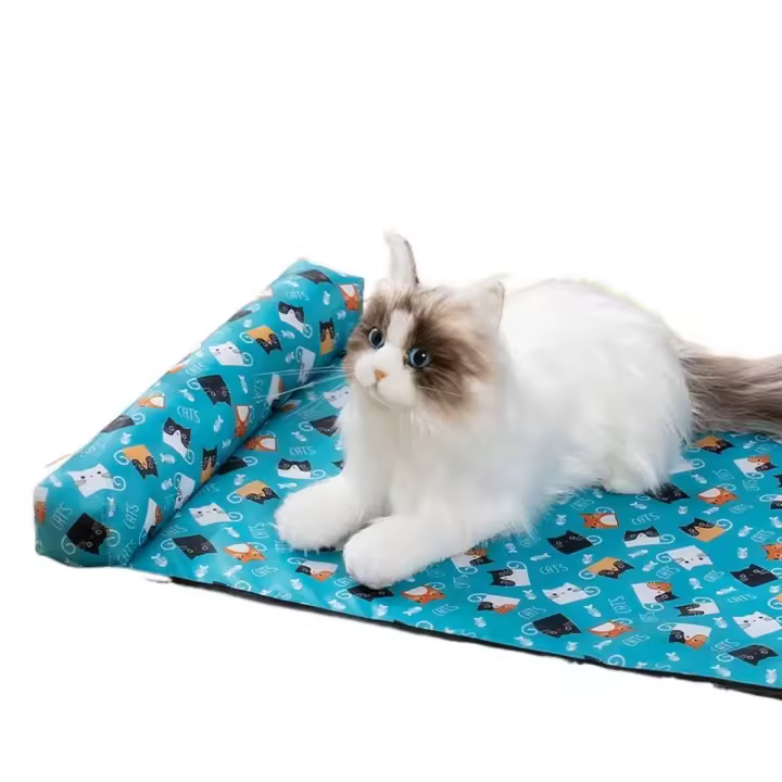 Estera plegable de seda de hielo para perros, alfombrilla refrescante impermeable para mantener el enfriamiento de gatos y mascotas, cama suave antideslizante para dormir para perros para todas las estaciones - 1