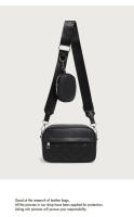 Bolso Cuadrado Bordado Clásico Mini Bolso de Cambio de Llave para Mujer con Correa de Hombro Ancho - details 2