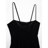 Moda femenina de otoño-invierno 2025 de terciopelo negro corto - details 4