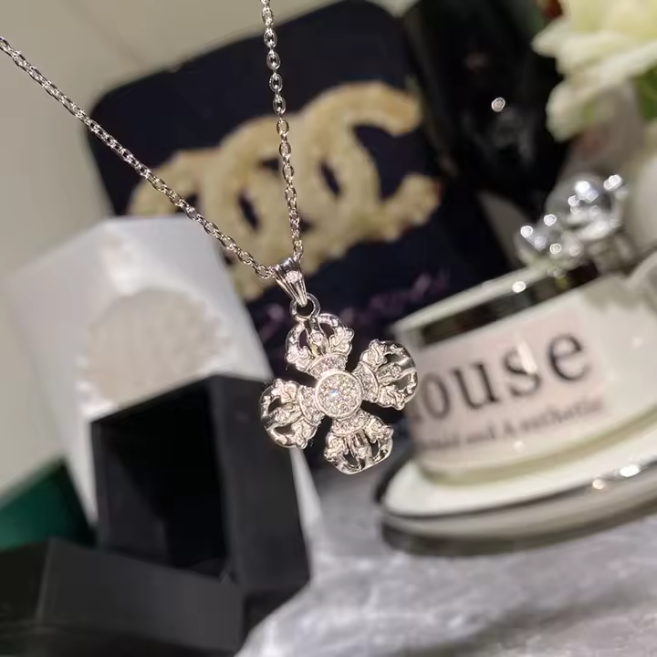 Collar de Flor de Diamante de Oro Plateado 18K Estilo Chino Antiguo Cadena de Clavícula de Flor de Asuerte - 1