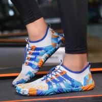 Zapatos acuáticos de verano para niños, zapatos acuáticos antideslizantes para hombres y mujeres, zapatillas deportivas de playa descalzas, novedades, talla 26-41, 2024 - details 5
