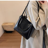 Bolso de hombro de cuero PU de gran capacidad para mujer, bolsos de mano de diseñador, tendencia de moda, invierno, 2023 - details 2