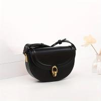 Bolso de sillín de moda para mujer, bolso de hombro tipo mensajero de color sólido de moda 2024 con correa ajustable, resistente a la decoloración, forro de poliéster, cierre de cierre de beso, pintura de borde acolchado - negro/rojo - details 1