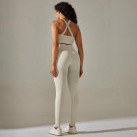 Conjunto de yoga con correas cruzadas en la espalda para mujer, leggings de cintura alta, tres entrenamientos para correr, ropa deportiva sin costuras - details 17