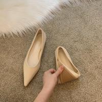 Nuevos zapatos de abuela de cuero suave con tacón bajo y punta estrecha de primavera - details 15