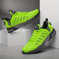 CLOHOO Zapatillas de deporte de punto transpirables para hombre con suela MD acolchada gruesa: comodidad para todas las estaciones, detalles en verde neón/negro, tracción duradera para deportes y uso casual, calzado cómodo, diseño de zapato elegante, - details 10