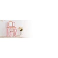 Bring your little one’s imagination to life with the Vanity Set.