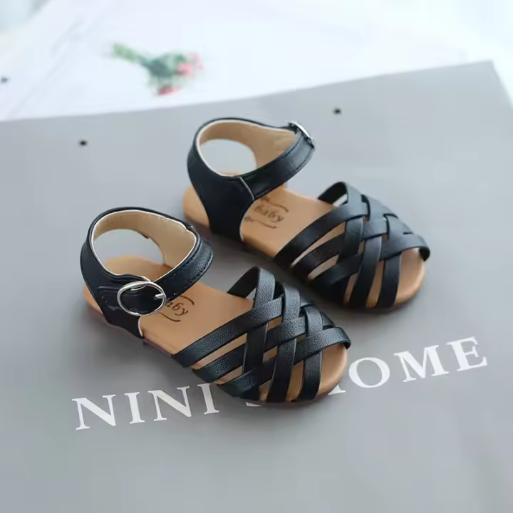 Sandalias de verano para niñas, zapatos para niños pequeños, sandalias suaves de princesa para la playa para niños, sandalias romanas con recortes tejidos y puntera - 1
