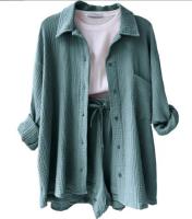 Conjunto de dos piezas para mujer, camisa de manga larga con cuello vuelto de tela arrugada, pantalones cortos con cordón de cintura alta, moda informal de talla grande - details 51