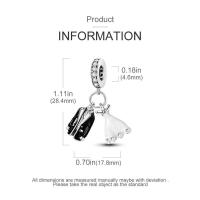 Pulsera negra con dijes plateados, cuentas dobles y vestido de novia blanco para hacer joyas - details 5