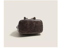 Bolsos para mujer 2023, nuevo estilo, bolso de cubo retro pintado al óleo de alta gama, popular este año, bolso de mensajero de un solo hombro para viajes diarios - details 13