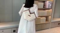 Bolso de mano de nuevo estilo para mujer, bolso de hombro de gran capacidad, bolso de viaje vaquero versátil para otoño e invierno - details 22