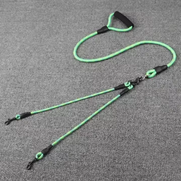 Cuerda para caminar para perros de doble cabeza con patrón ondulado, cuerda de tracción con dos arrastrados, antiarrollamiento y desmontable - 1