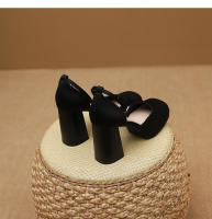 Zapatos de tacón grueso con una tira de moda de nuevo estilo - details 22