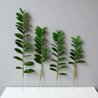 La decoración del hogar de 51 pulgadas incluye plantas, grandes ramas de plantas artificiales, láminas de plástico falsas y árboles de banyan verdes en los dormitorios. - details 3