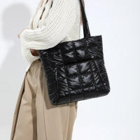 Bolso de mano acolchado de plumas para mujer, bolsa de hombro de gran capacidad, alta calidad, Color sólido, Invierno - details 16