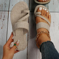 Zapatillas de mujer de talla grande, sandalias de playa con correa cruzada plana y punta de nuevo estilo - details 9