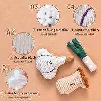 Juguete para masticar con ruido de peluche para perros, juguete para masticar con cebolla, seta, ajo, serie vegetal, juguete para perros, juguete de peluche con chirrido para mascotas, rompecabezas para perros - details 9