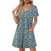 Vestido casual con bolsillo y manga corta estampada con escote en V - details 7
