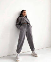 2025 primavera y otoño nueva ropa de mujer moda casual suelta cremallera cuello alto suéter conjunto de dos piezas. - details 13