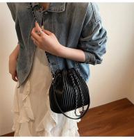 Elegante Bolso Minimalista Cierre de Cordón, Bolso de Mano para Mujeres, Finish Texturado, Accesorio de Moda Trendy - details 25
