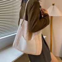Bolso de mano de punto ahuecado de paja, bolso de hombro hecho a mano de gran capacidad, bolso de playa informal de diseñador para mujer - details 10