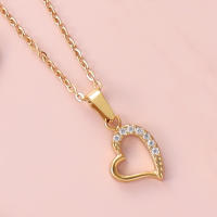Colgante de Corazón de Melocotón en Acero Inoxidable con Placa de Oro Lujo Ligero para Mujeres - details 8