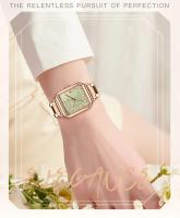 Reloj cuadrado mini de lujo para mujer con esfera de nácar, correa luminosa de acero inoxidable, reloj de moda, regalo para mujer - details 4