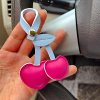 Lindo llavero de cuero PU, llavero de coche de amor, colgador de cuero PU, colgante de bolsa de dibujos animados de moda para hombres - details 9