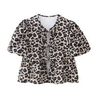 TRAFZA-Blusa informal holgada de manga corta para mujer, Top elegante con estampado de leopardo, cuello redondo con cordones, ropa de calle - details 1