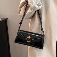 Bolso bandolera retro de moda para mujer con detalles de anillos de metal y cierre magnético - Opciones en negro y marrón, forro de poliéster, Guangzhou elaborado para ocasiones informales y formales, lindo bolso bandolera, bolso elegante - details 2