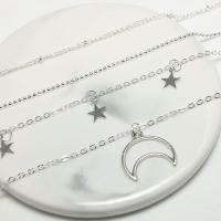 Collar Bohemio simple de Plata Hueca con Varias Cadenas y colgantes de Luna y Estrella para Mujeres y niñas - details 2