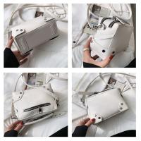 Bolso de gran capacidad de color sólido para mujer 2025 nuevo bolso de mensajero de hombro de moda bolso cuadrado pequeño simple de estilo extranjero bolso de mujer - details 13