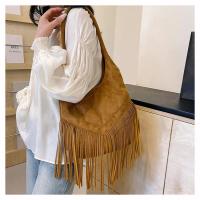 Bolso grande de viento para mujer, bolsa de hombro de cuero abrasivo con flecos, a la moda, Europa y Estados Unidos, 2025 - details 8