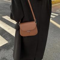 Bolso cruzado de cuero PU para mujer, cartera pequeña de diseñador, semicircular, estilo Retro, a la moda - details 16
