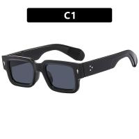 Gafas de sol de moda de verano con montura cuadrada, regalos para él y para ella, gafas de sol de protección solar para exteriores de otoño para mujer, artículos básicos de viaje, gafas de verano para el regreso a la escuela, Coolfashionguy 70s - details 0