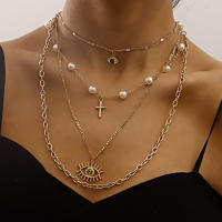 Collar con colgante de Cruz de ojo de demonio con cadena de perlas multicapa a la moda para mujer, collar de nicho - details 0