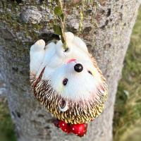 Bonito colgante de erizo de imitación, adorno de erizo trepador hecho a mano de resina, decoración única de animales de paisaje - details 4