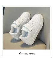 Zapatos de tablero para niños Niños Primavera y otoño 2025 nuevos zapatos blancos impermeables de cuero suela suave ligera. - details 3