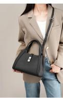 Bolso bandolera cruzado de piel de vaca con capa frontal y bolso de mano tipo cesta vegetal para mujer - details 15
