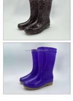 Botas de lluvia de plástico de camuflaje para hombre, zapatos de PVC impermeables hasta las rodillas para exteriores, precio bajo, alta calidad, novedad de 2025 - details 5