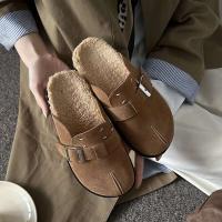 Zapatillas divididas para mujer, Sandalias planas de moda para exteriores con suela gruesa y cálida de piel de invierno, zuecos informales tipo mula, zapatos tabi para mujer - details 0